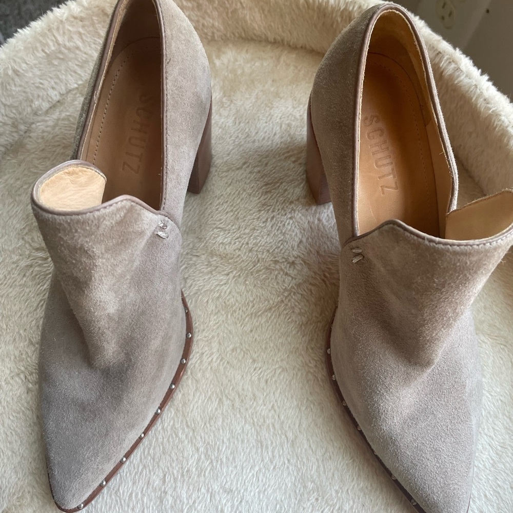 Schutz Suede Woman’s Shoes in Sz 7 with a leather Sole - Picture 3 of 10